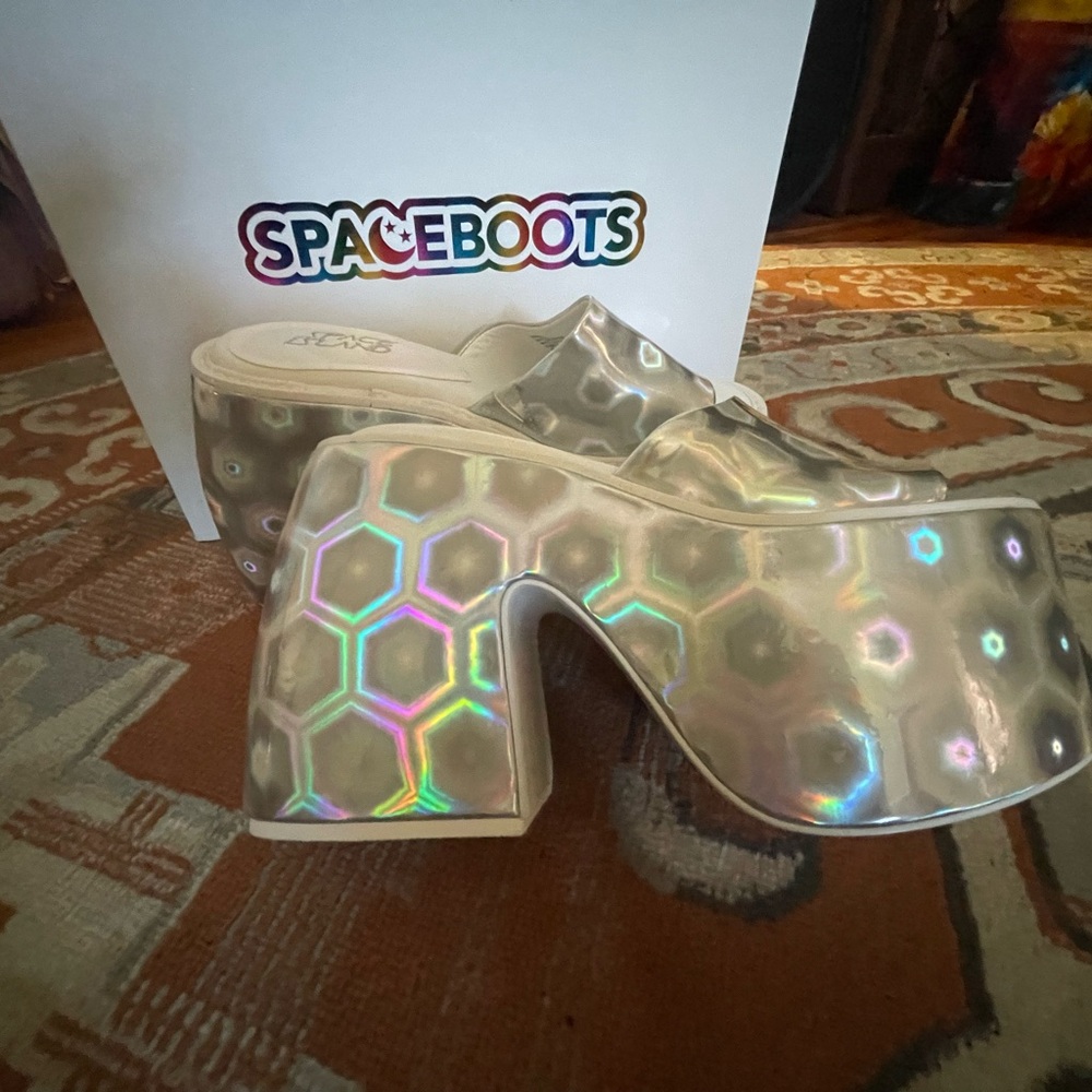 Holographic Platform Slides - Picture 3 of 4